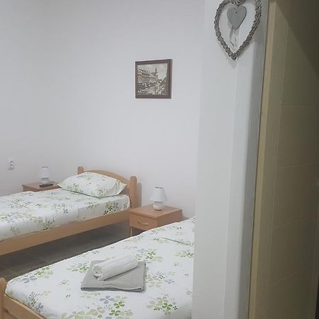 Apartmani Maja Zrenjanin Buitenkant foto