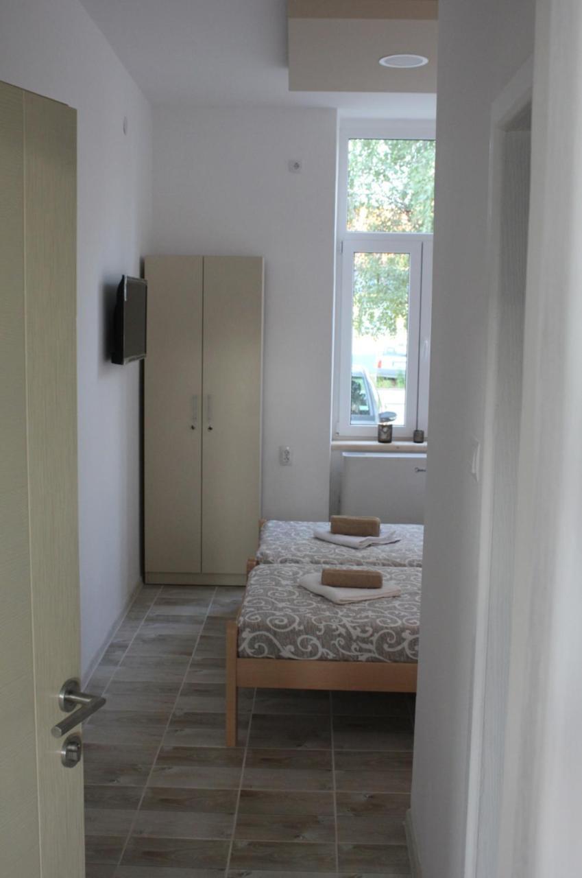 Apartmani Maja Zrenjanin Buitenkant foto