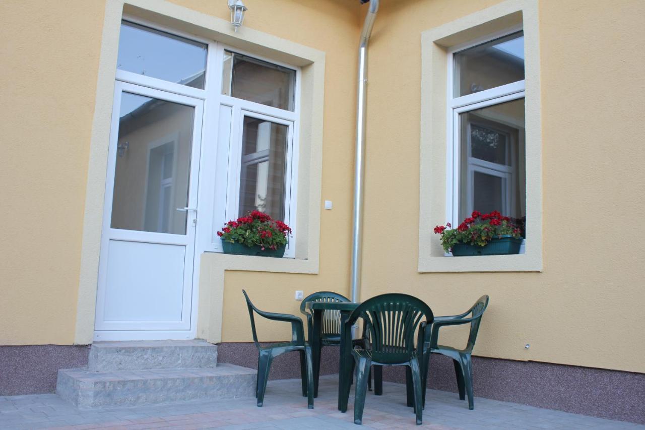 Apartmani Maja Zrenjanin Buitenkant foto