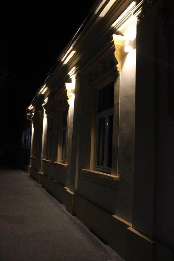 Apartmani Maja Zrenjanin Buitenkant foto