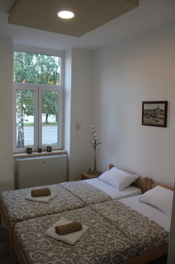 Apartmani Maja Zrenjanin Buitenkant foto