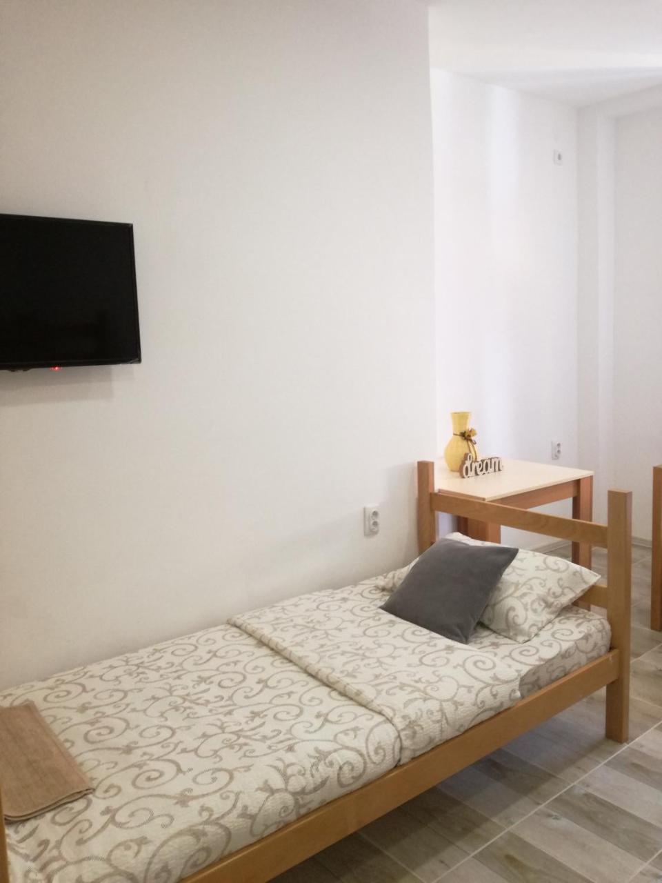 Apartmani Maja Zrenjanin Buitenkant foto