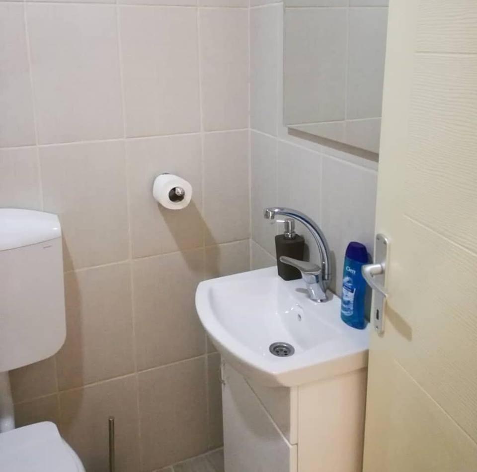 Apartmani Maja Zrenjanin Buitenkant foto
