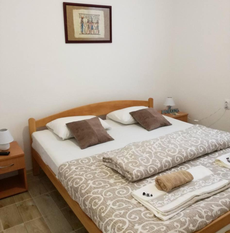 Apartmani Maja Zrenjanin Buitenkant foto